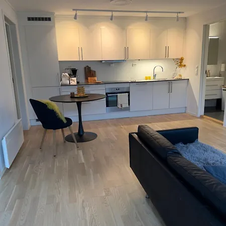 Central, Modern 3-room Apartment! Apartman